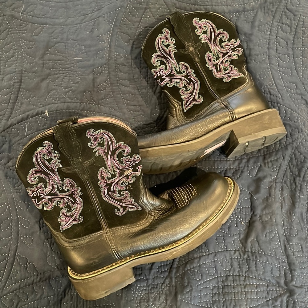 Ariat Fatbaby Black and Pink